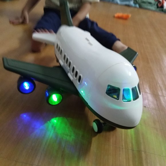 Toy plane - Picture 3 of 3